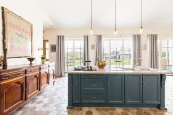 The Ultimate Guide to Choosing the Right Curtains and Blinds for Your Home